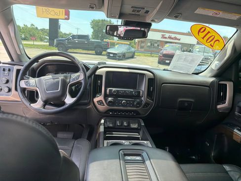 Used 2019 GMC Sierra 3500 Denali w/ Duramax Plus Package AWD/4WD image 15