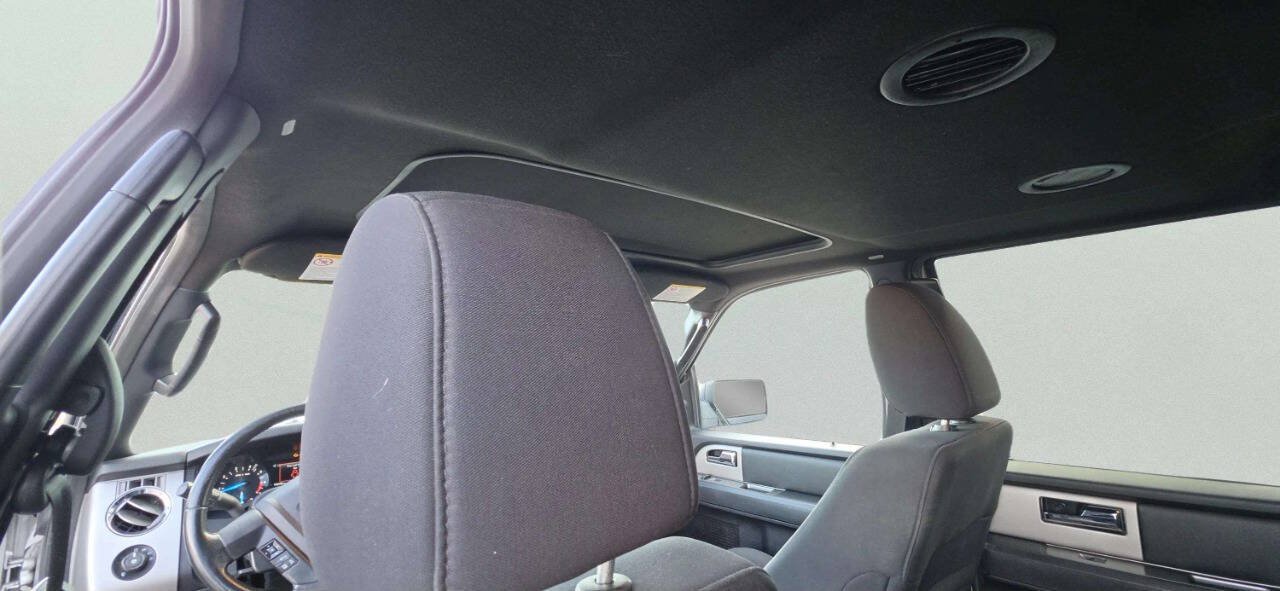 Used 2017 Ford Expedition XLT AWD/4WD image 10