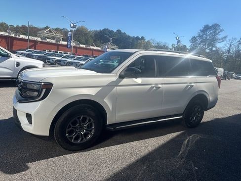 New 2025 Ford Expedition Active image 6