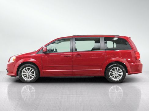 Used 2015 Dodge Grand Caravan SXT FWD image 2