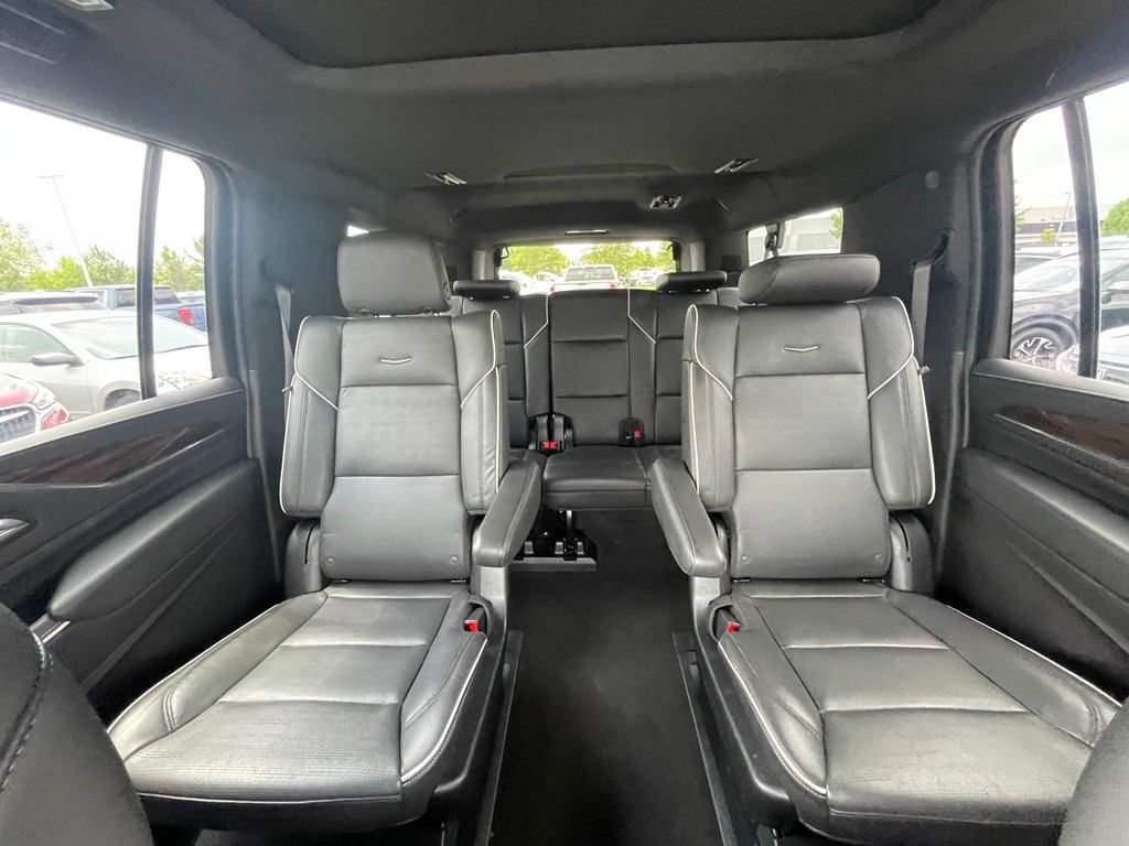 Used 2023 Cadillac Escalade ESV Premium Luxury AWD/4WD image 19