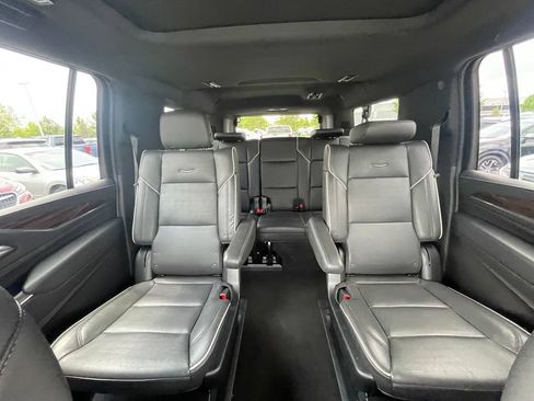 Used 2023 Cadillac Escalade ESV Premium Luxury AWD/4WD image 19