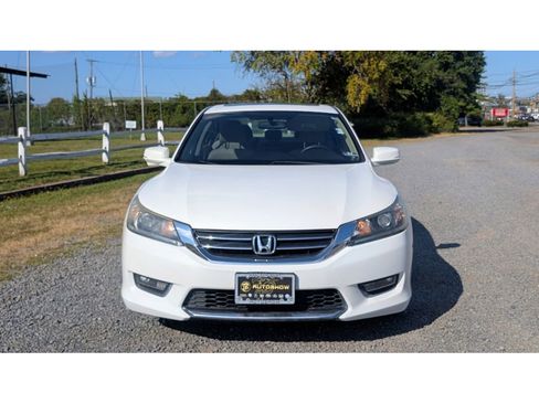 Used 2015 Honda Accord EX image 2