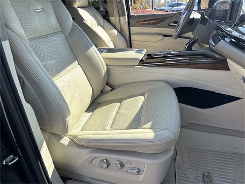 Used 2021 Cadillac Escalade Sport Platinum w/ LPO, ONYX Package image 9