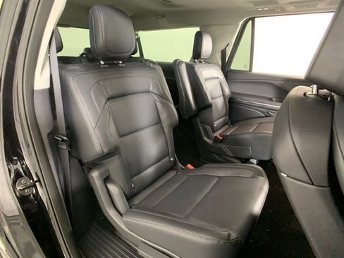 New 2025 Lincoln Navigator L Reserve image 24