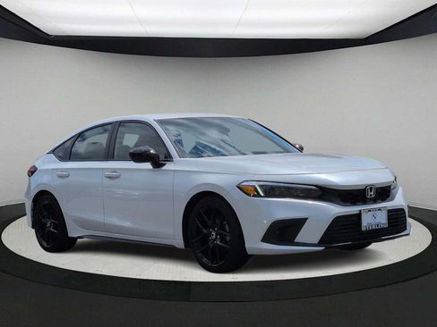 Used 2024 Honda Civic Sport image 2