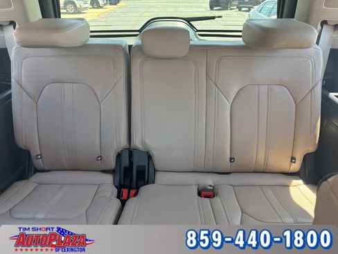 Used 2023 Ford Expedition Limited AWD/4WD image 23