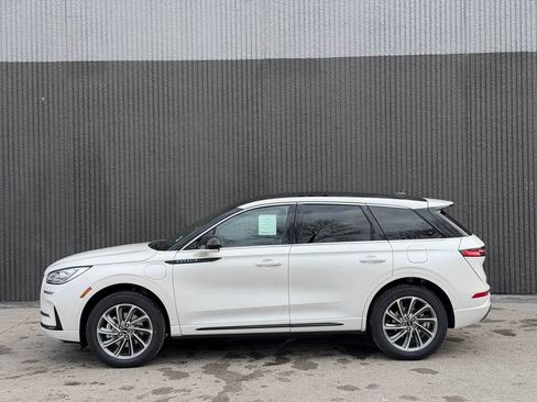 New 2026 Lincoln Corsair Grand Touring AWD/4WD image 3
