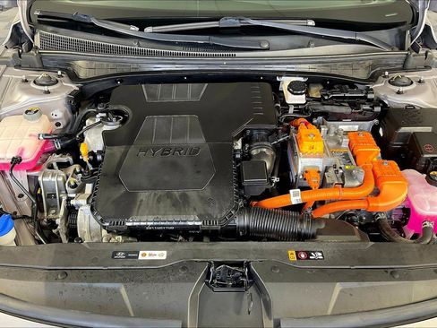 Certified 2022 Hyundai Elantra Limited w/ Preferred Accessory Package FWD image 29