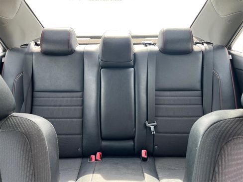 Used 2017 Toyota Camry SE image 15