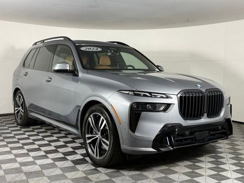 Used 2024 BMW X7 xDrive40i w/ M Sport Package AWD/4WD image 9