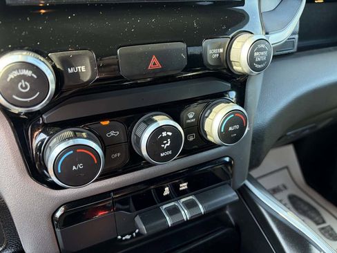 Used 2020 RAM 1500 Big Horn AWD/4WD image 16
