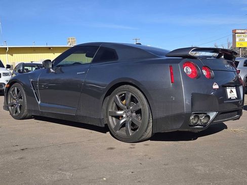 Used 2009 Nissan GT-R Premium image 4