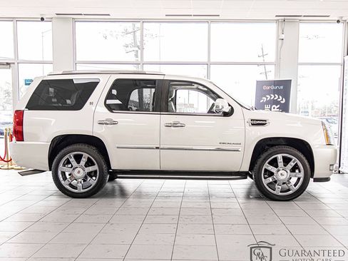 Used 2010 Cadillac Escalade 2WD Hybrid image 9