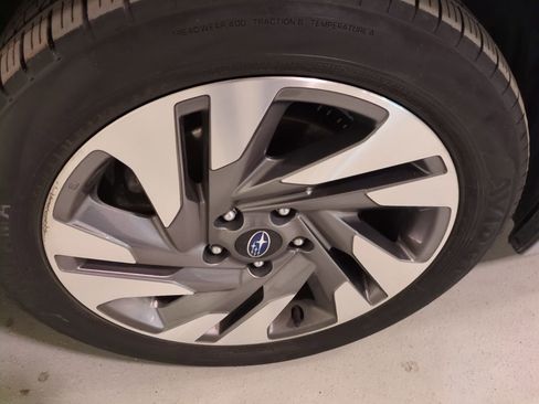 Used 2023 Subaru Legacy Limited image 2