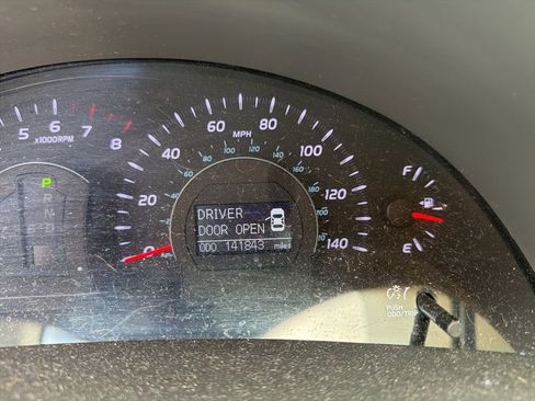 Used 2011 Toyota Camry XLE w/ XLE Extra-Value Pkg #2 image 12