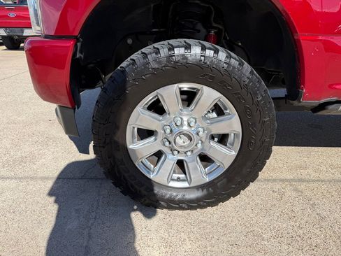 Used 2017 Ford F250 Platinum w/ FX4 Off-Road Package AWD/4WD image 15