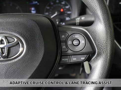 Used 2023 Toyota Corolla LE image 3