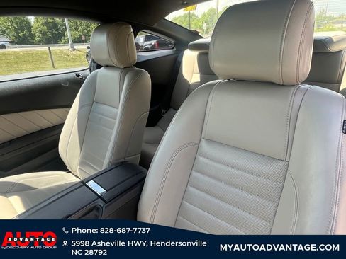 Used 2013 Ford Mustang Premium RWD image 8