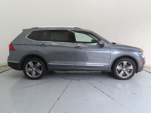 Used 2021 Volkswagen Tiguan SEL AWD/4WD image 2