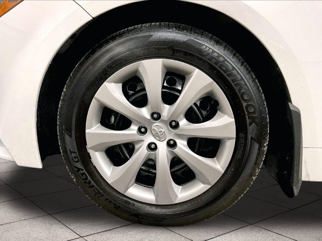 Used 2025 Toyota Corolla LE FWD image 8