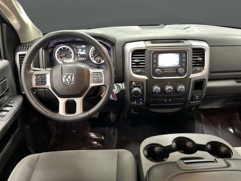 Used 2022 RAM 1500 Classic SLT image 5