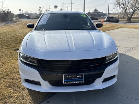 Used 2019 Dodge Charger SXT w/ Plus Group image 8