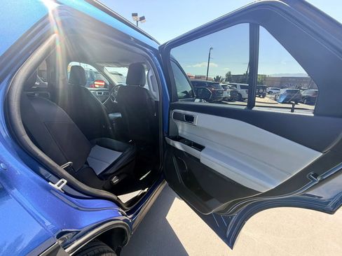 Used 2022 Ford Explorer XLT w/ Equipment Group 202A AWD/4WD image 23