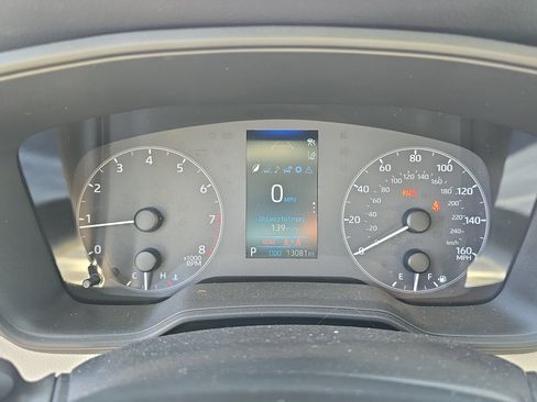 Used 2024 Toyota Corolla Cross L image 18