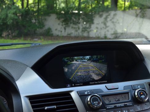 Used 2014 Honda Odyssey Touring Elite image 16