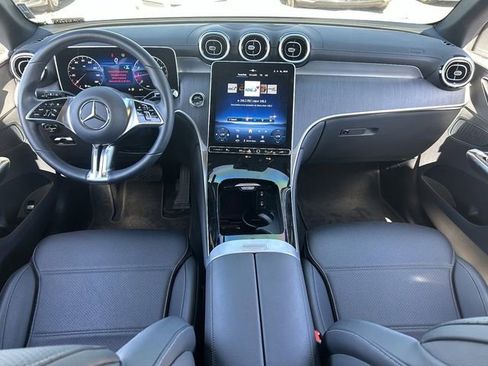 Used 2025 Mercedes-Benz GLC 300 image 16