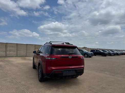 Certified 2023 Nissan Pathfinder SV w/ Lighting Package (N92) FWD image 11