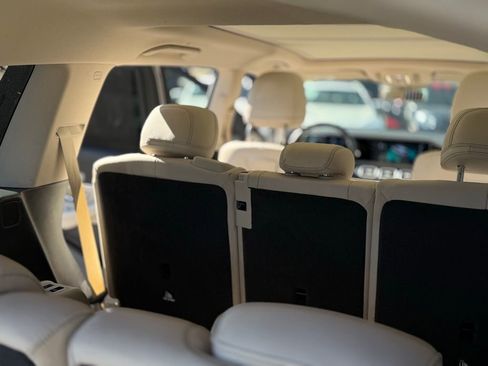 Used 2020 Mercedes-Benz GLS 450 4MATIC image 30