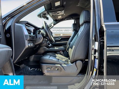 Used 2025 GMC Yukon Denali AWD/4WD image 9