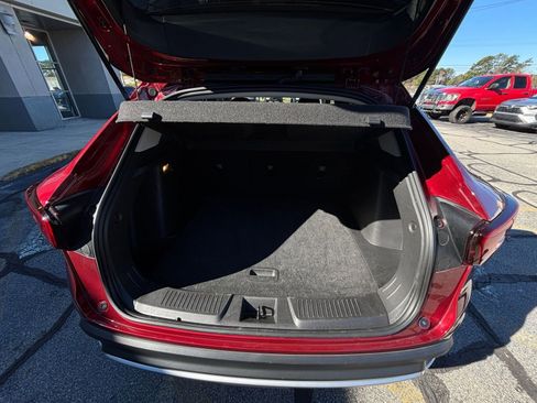 Used 2025 Chevrolet Trax LT image 30