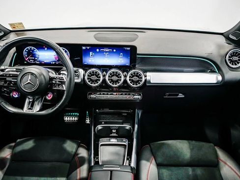 Used 2025 Mercedes-Benz GLB 35 AMG 4MATIC image 12