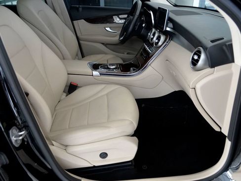Used 2018 Mercedes-Benz GLC 300 4MATIC image 11