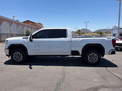 Used 2023 GMC Sierra 2500 SLT w/ SLT Preferred Package AWD/4WD image 5