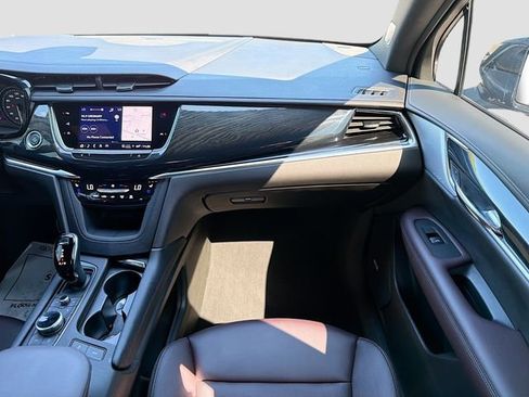 Used 2024 Cadillac XT6 Premium Luxury w/ Technology Package AWD/4WD image 19