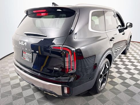 Used 2025 Kia Telluride EX w/ EX Captain's Chair Package AWD/4WD image 7