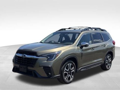 Used 2023 Subaru Ascent Limited w/ Technology Package AWD/4WD image 3