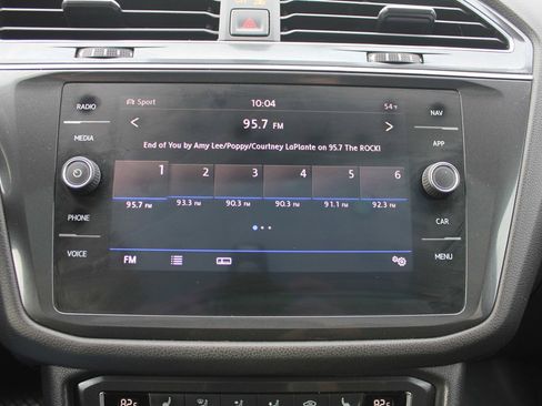 Used 2019 Volkswagen Tiguan SEL image 18