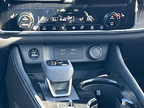 New 2026 Nissan Rogue Platinum w/ Tech Package AWD/4WD image 24