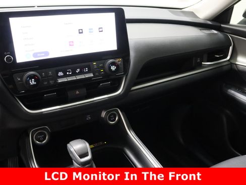 Used 2024 Toyota Grand Highlander XLE image 16