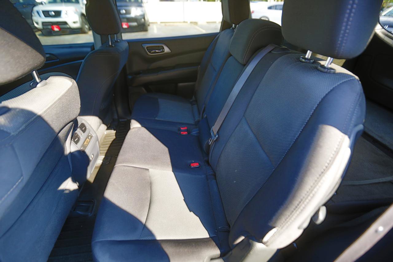 Used 2020 Nissan Pathfinder SV FWD image 10