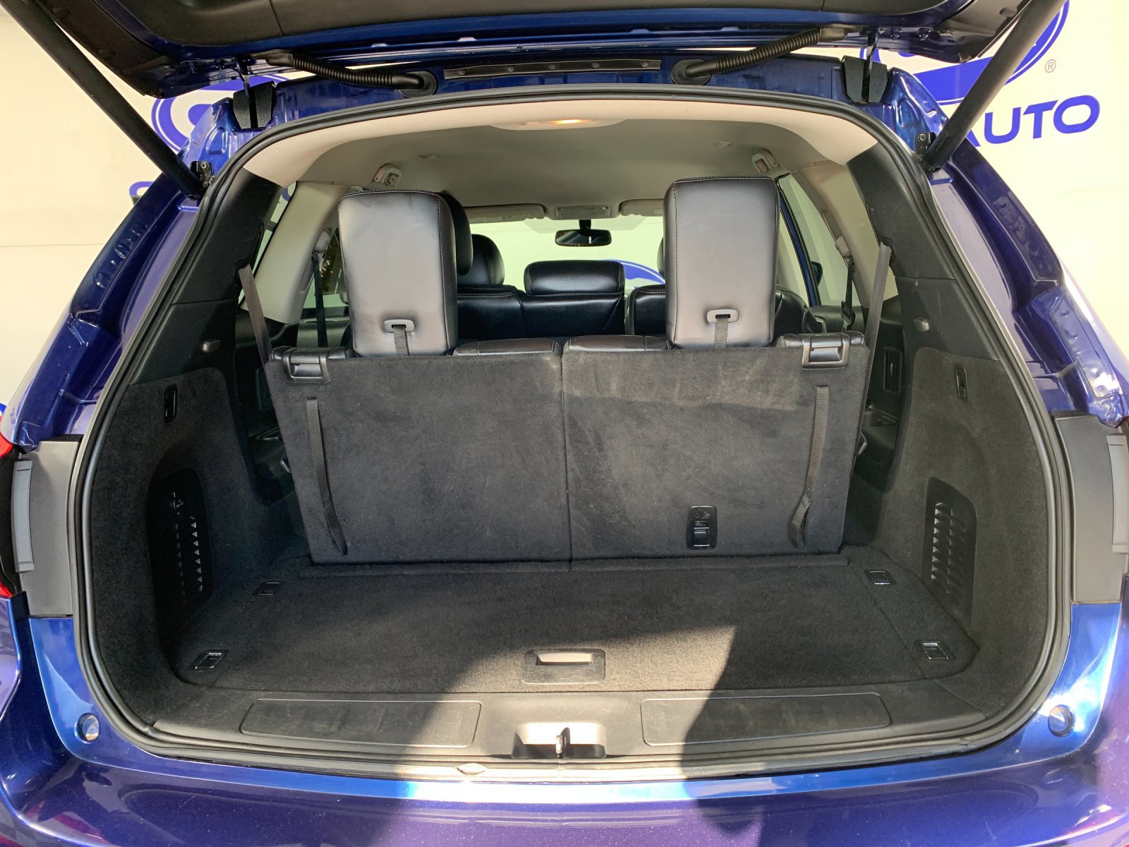 Used 2020 Nissan Pathfinder SL FWD image 35