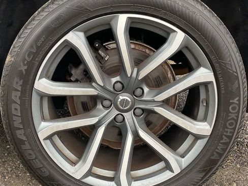 Used 2018 Volvo XC90 T5 Momentum w/ Momentum Plus Package AWD/4WD image 8