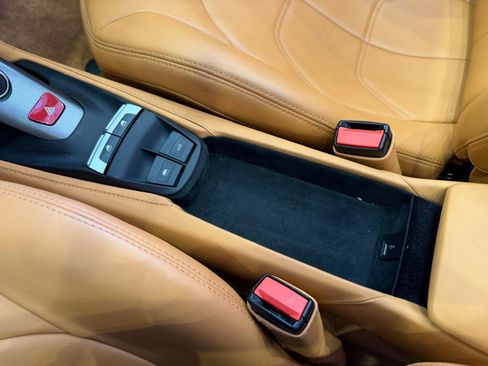Used 2016 Ferrari 488 Spider image 31
