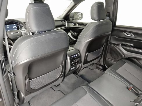 Used 2025 Jeep Grand Cherokee L Laredo AWD/4WD image 16