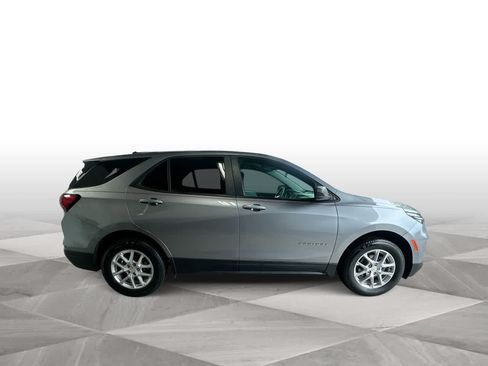 Used 2024 Chevrolet Equinox LS w/ LS Convenience Package AWD/4WD image 9